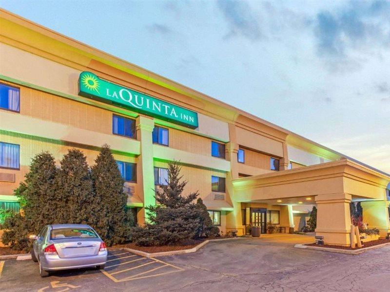 La Quinta Inn By Wyndham Milwaukee Airport / Oak Creek Exterior photo