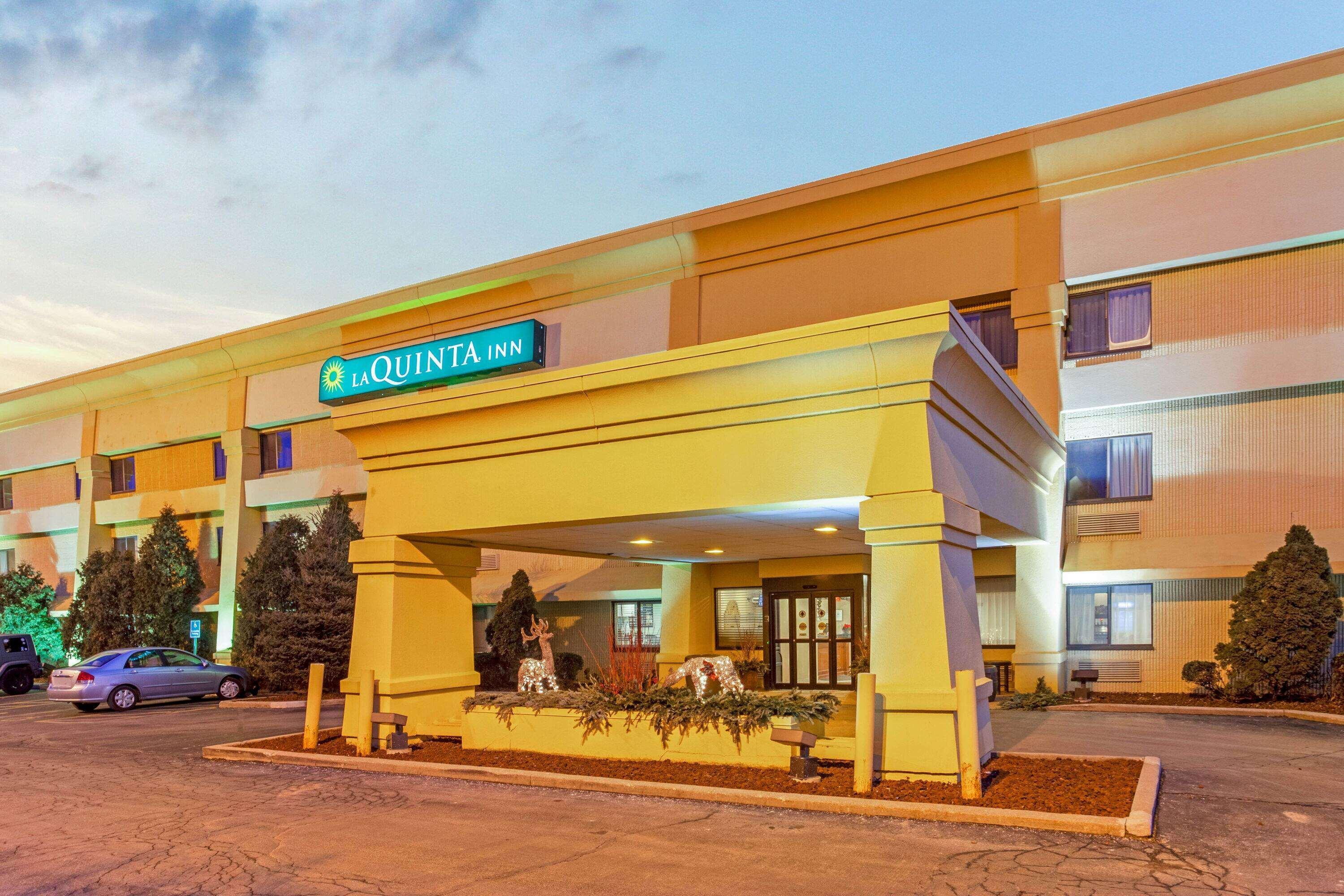 La Quinta Inn By Wyndham Milwaukee Airport / Oak Creek Exterior photo